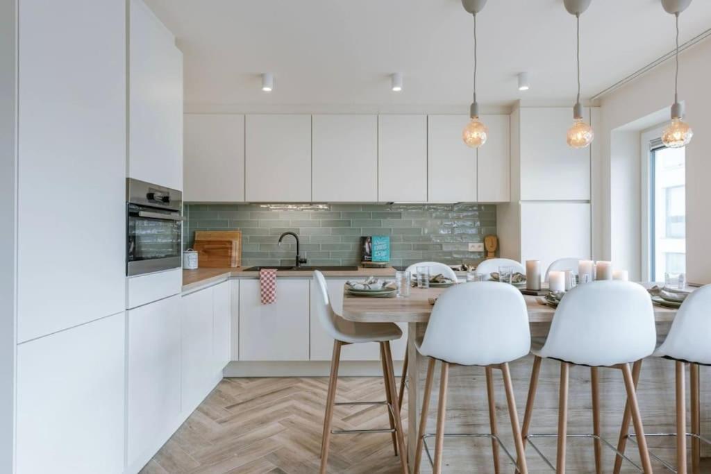 Juan - Stijlvol Appartement Met Uitzicht Op De Kaai Ostend Luaran gambar