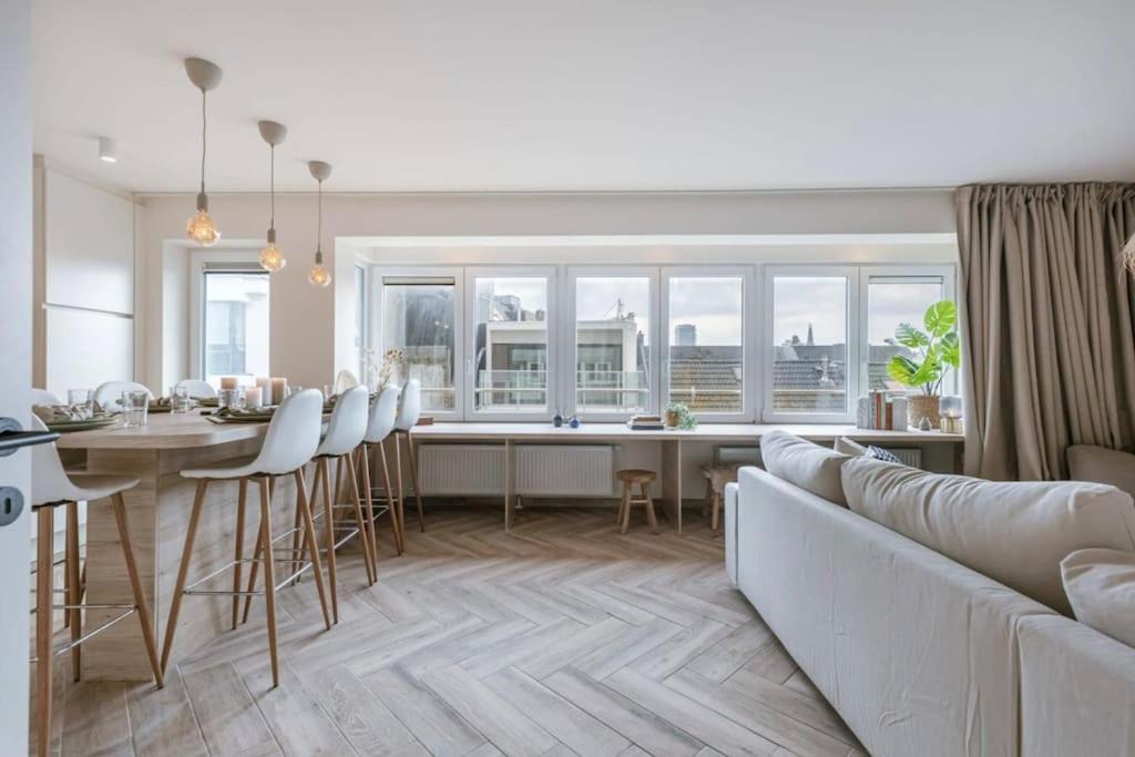 Juan - Stijlvol Appartement Met Uitzicht Op De Kaai Ostend Luaran gambar