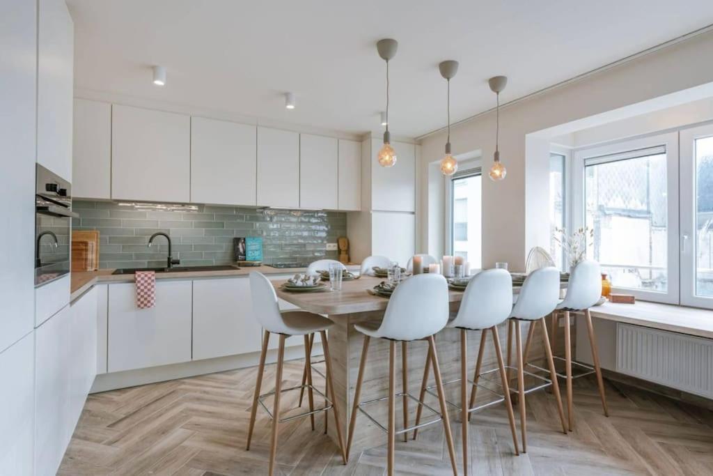 Juan - Stijlvol Appartement Met Uitzicht Op De Kaai Ostend Luaran gambar